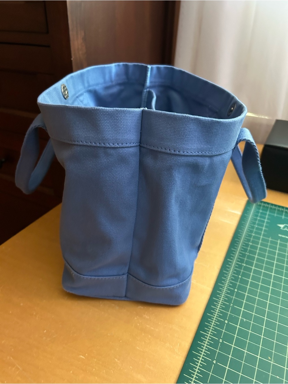 Levenger Tiny Book tote - Picture 6 of 10
